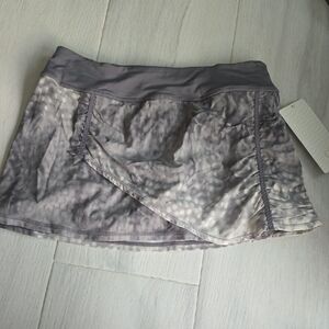 NWT Lululemon athletica RUN FOR YOUR LIFE SKIET Gray Skort